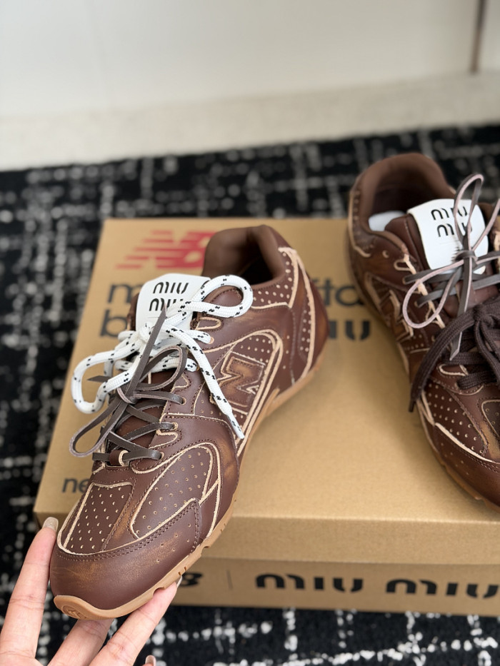 M1um1u SNEAKER
