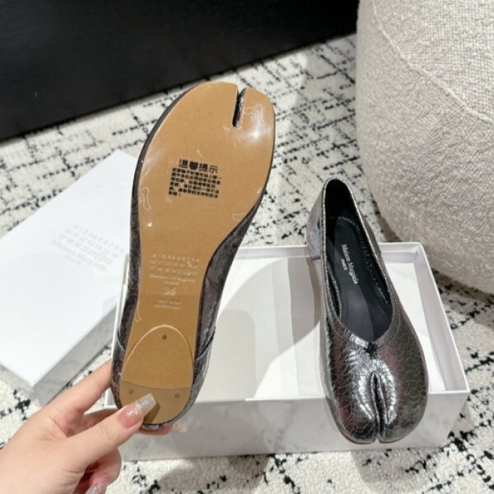 ma*s*n Ma*i*la tabi shoes