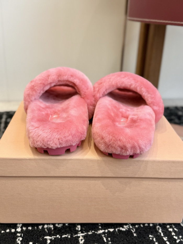 M1um1u Sandals