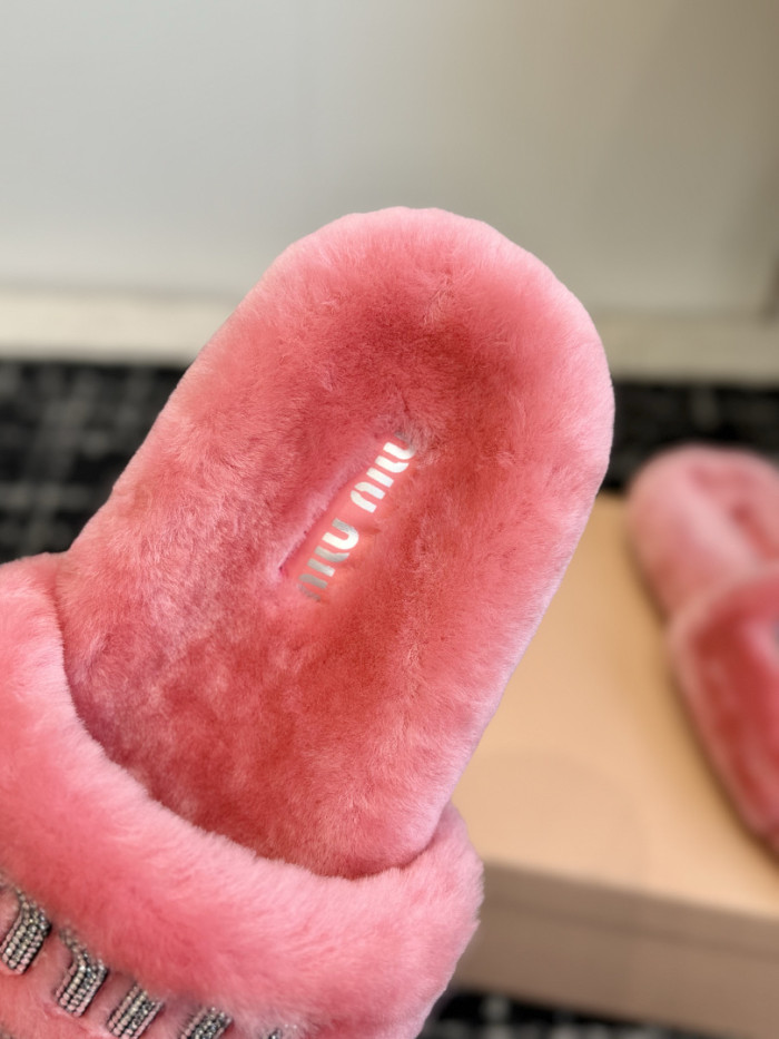 M1um1u Sandals