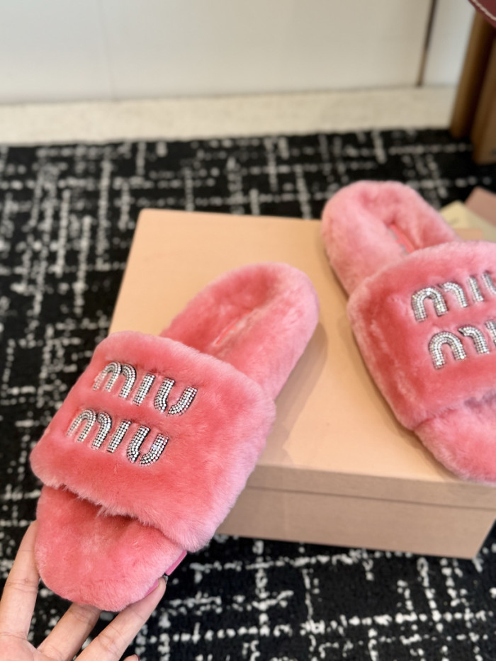 M1um1u Sandals