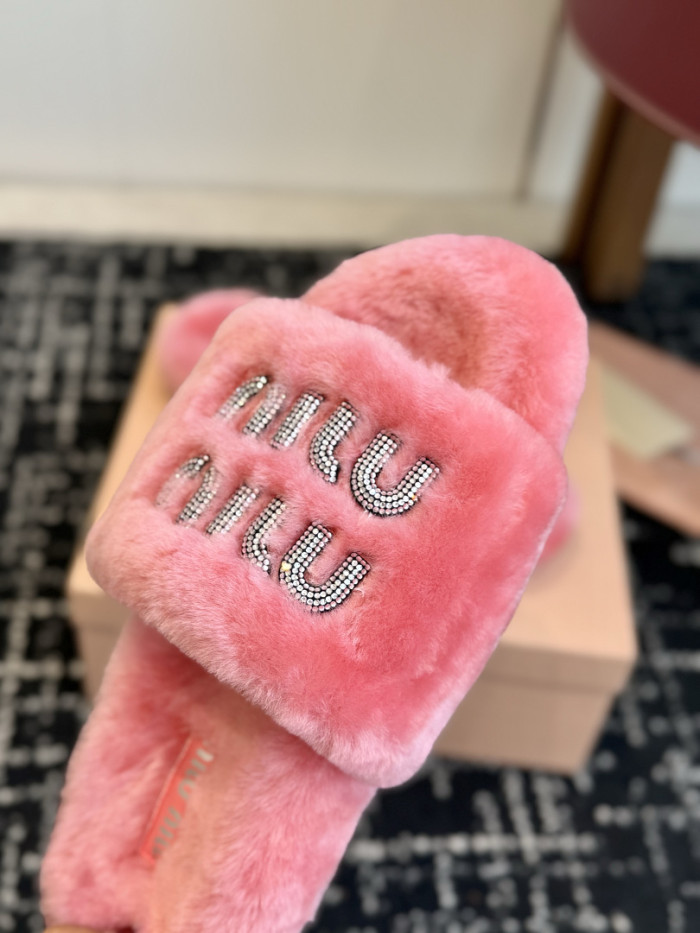 M1um1u Sandals