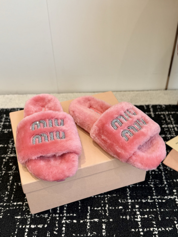 M1um1u Sandals
