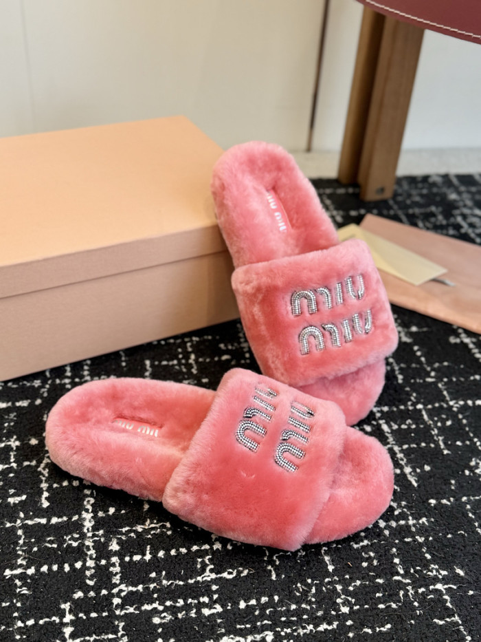 M1um1u Sandals