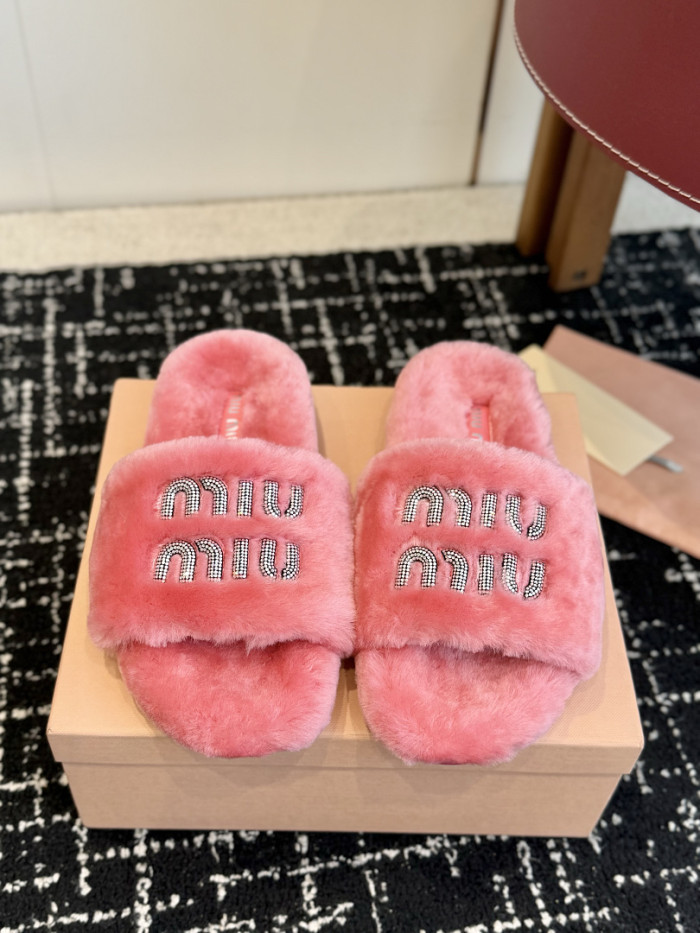 M1um1u Sandals