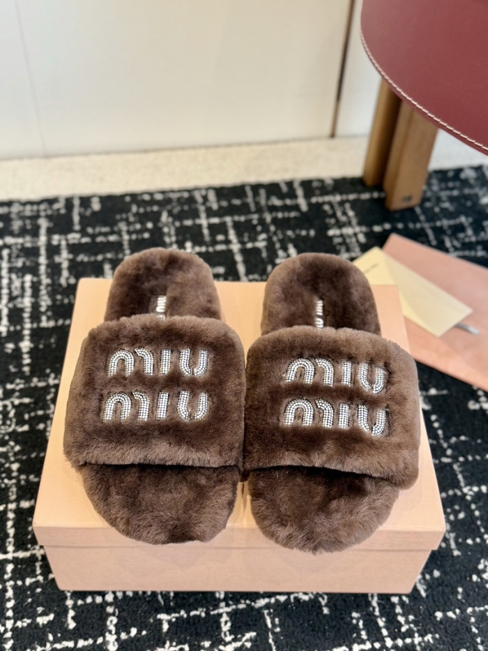 M1um1u Sandals