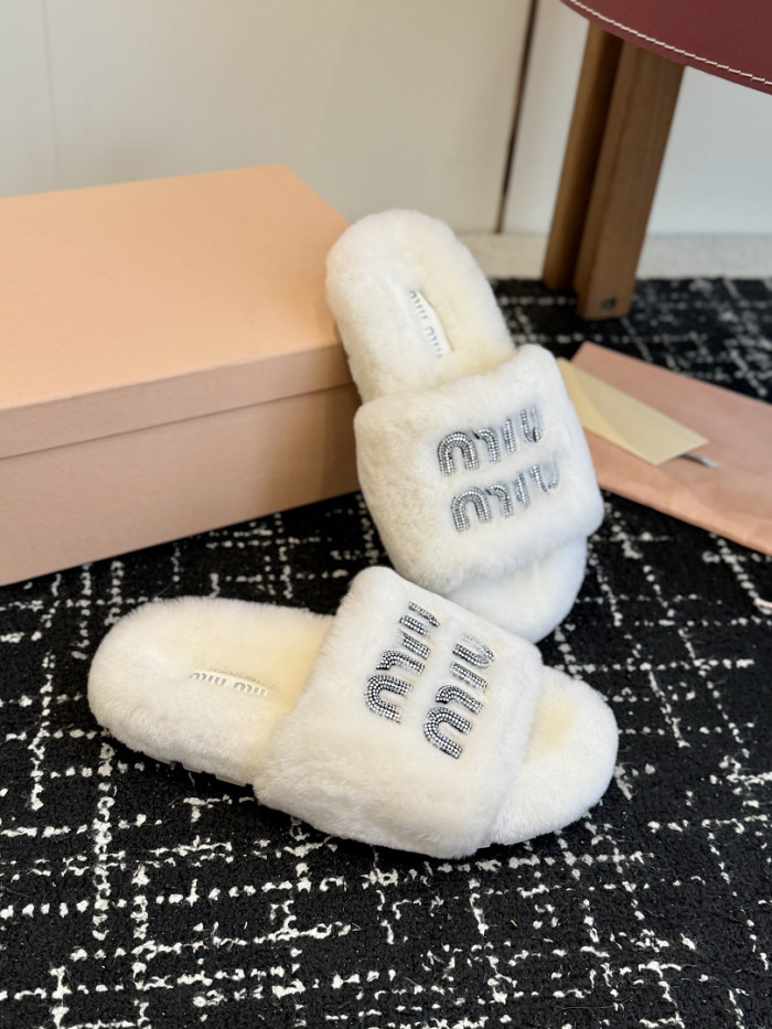 M1um1u Sandals