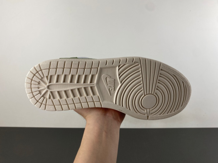 JORDAN 1 RETRO LOW OG SP TRAVIS SCOTT DM7866-956