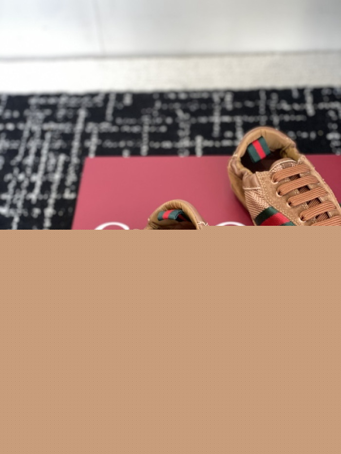 Gv*c Shift sneaker
