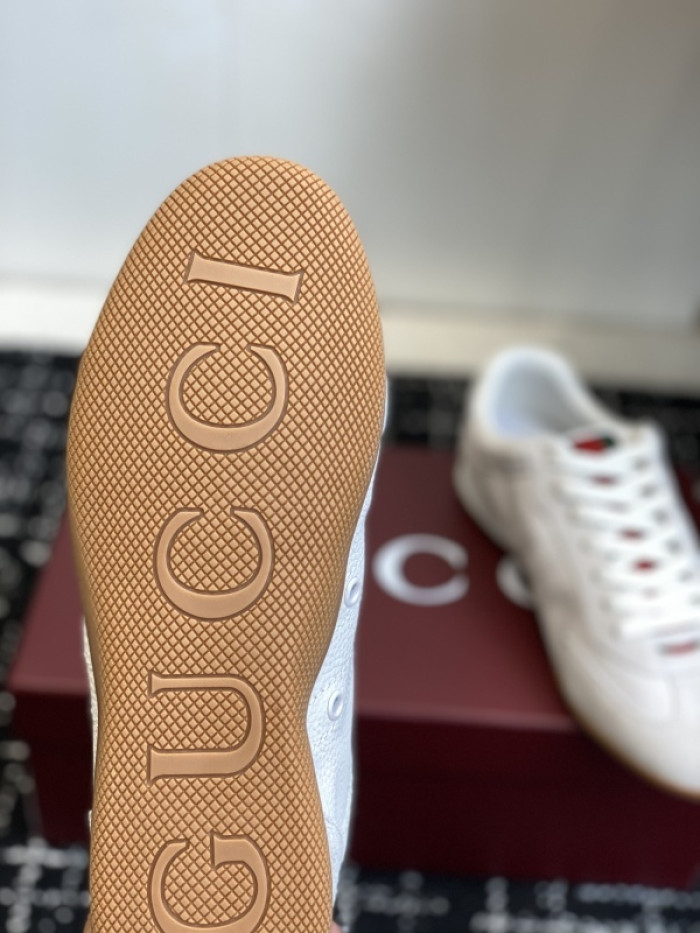 Gv*c Shift sneaker