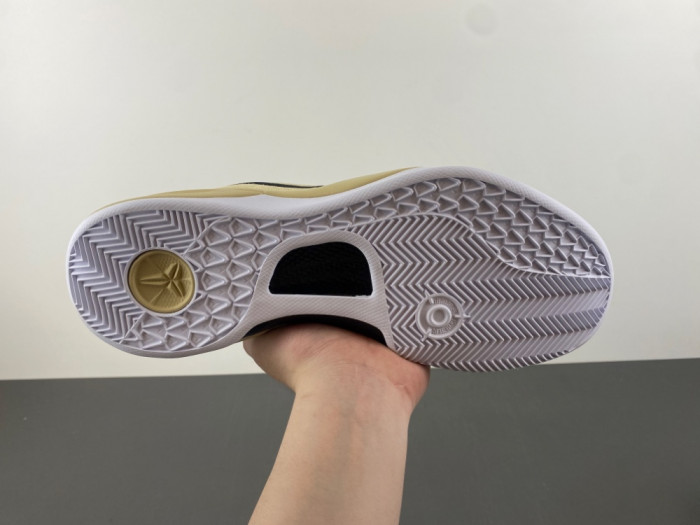 Nike Kobe 8 Protro “Champagne Gold” HM6469-701