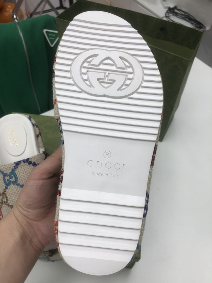 GUCC SANDALS