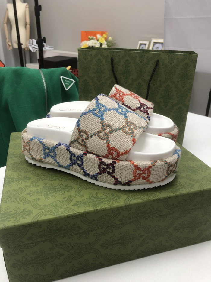 GUCC SANDALS