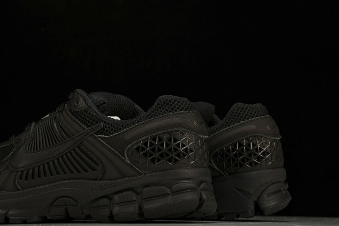 nike zoom vomero 5 triple black (2023) bv1358-003