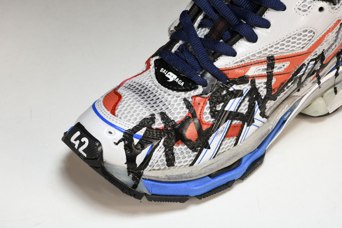 Ba*len*cia*ga runner