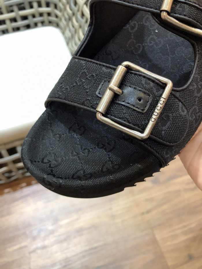 GUCC SANDALS