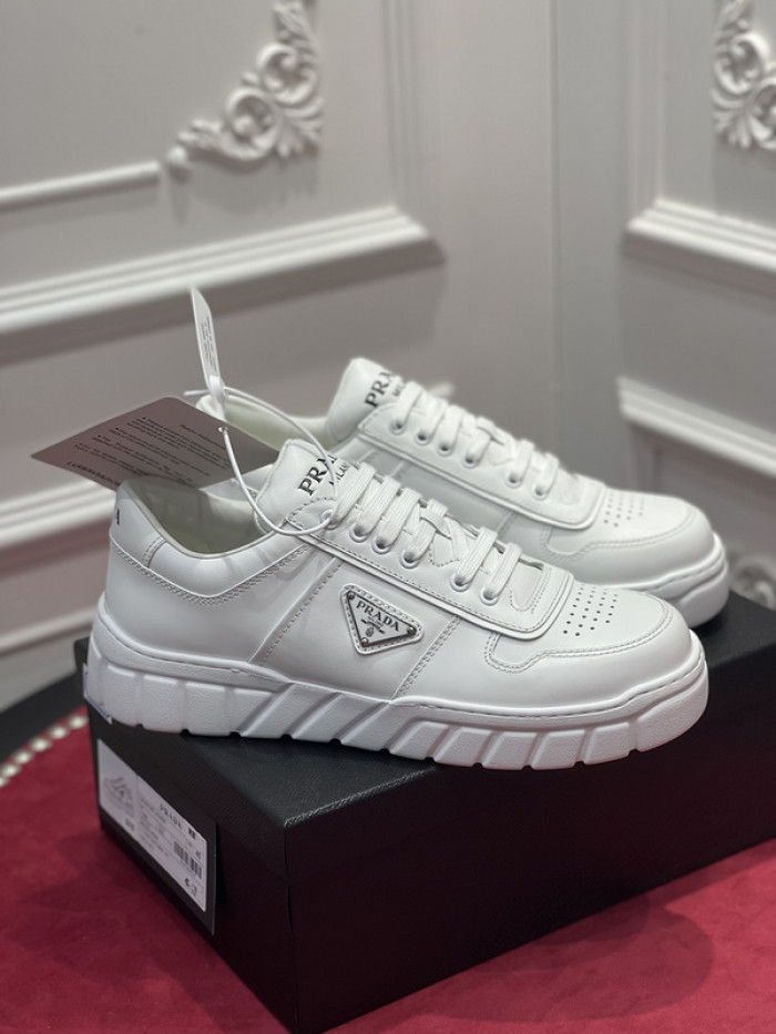 pra*a-monolith white