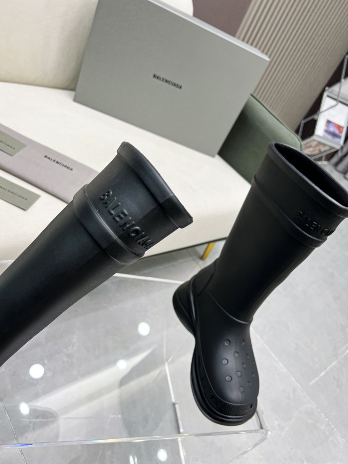 ba*len*cia*ga x Cr*0*s boot black (w) 677388w1s8e1000