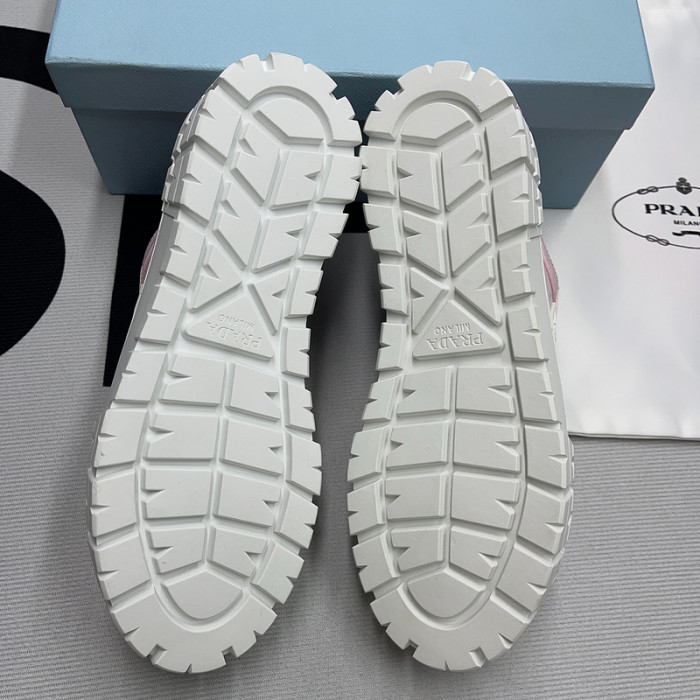 PRADA LOW TOP SNEAKE