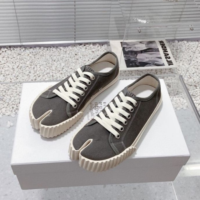 ma*s*n Ma*i*la tabi shoes