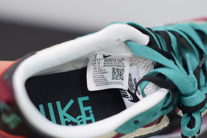 nike vaporwaffle sacai villain red neptune green dd3035-200