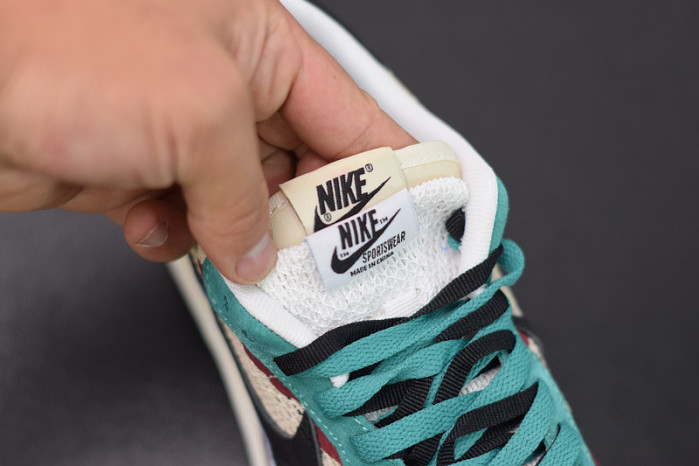 nike vaporwaffle sacai villain red neptune green dd3035-200