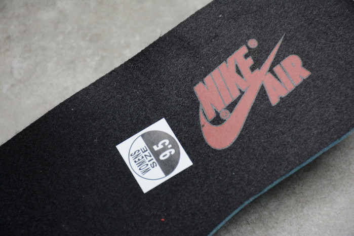 air jordan 1 retro high satin snake chicago cd0461-601