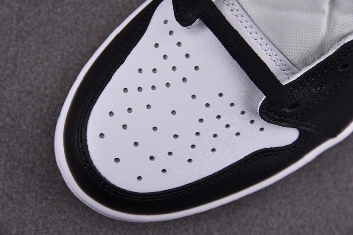 jordan 1 low black toe (gs) 553560-116