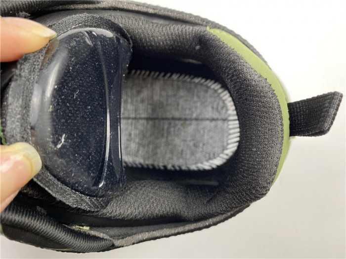 blcg track.2 black and green 568614 w3ae1 2311