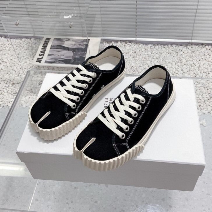 ma*s*n Ma*i*la tabi shoes