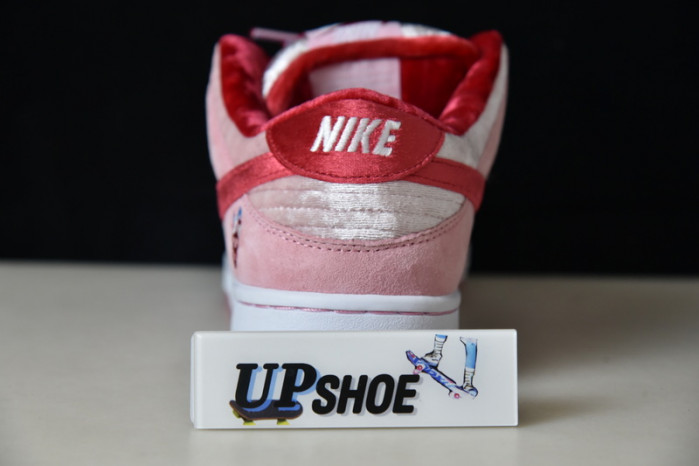 nike sb dunk low strangelove skateboards ct2552-800