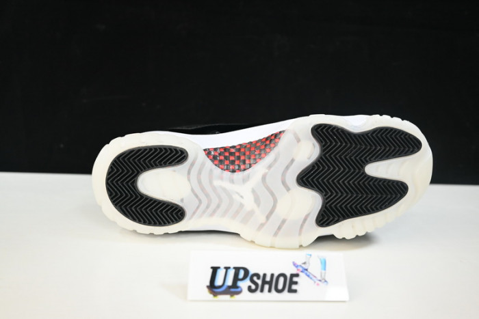 air jordan 11 retro low black-white av2187 001