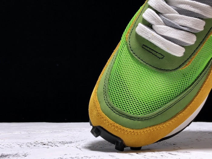 nike ld waffle sacai green gusto bv0073-300